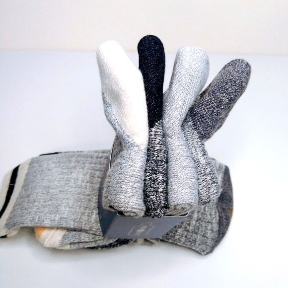 Men's Gold Toe casual traveler crew socks 4 pair pack Grey Heather Black White - Picture 3 of 8